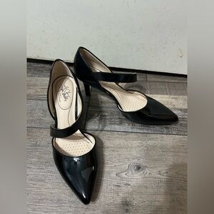 LifeStride Suki Black Patent Leather Pumps Size 8.5